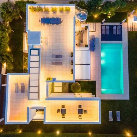 Naranjos Nueva Andalucia Villa-chalet Villa Marbella